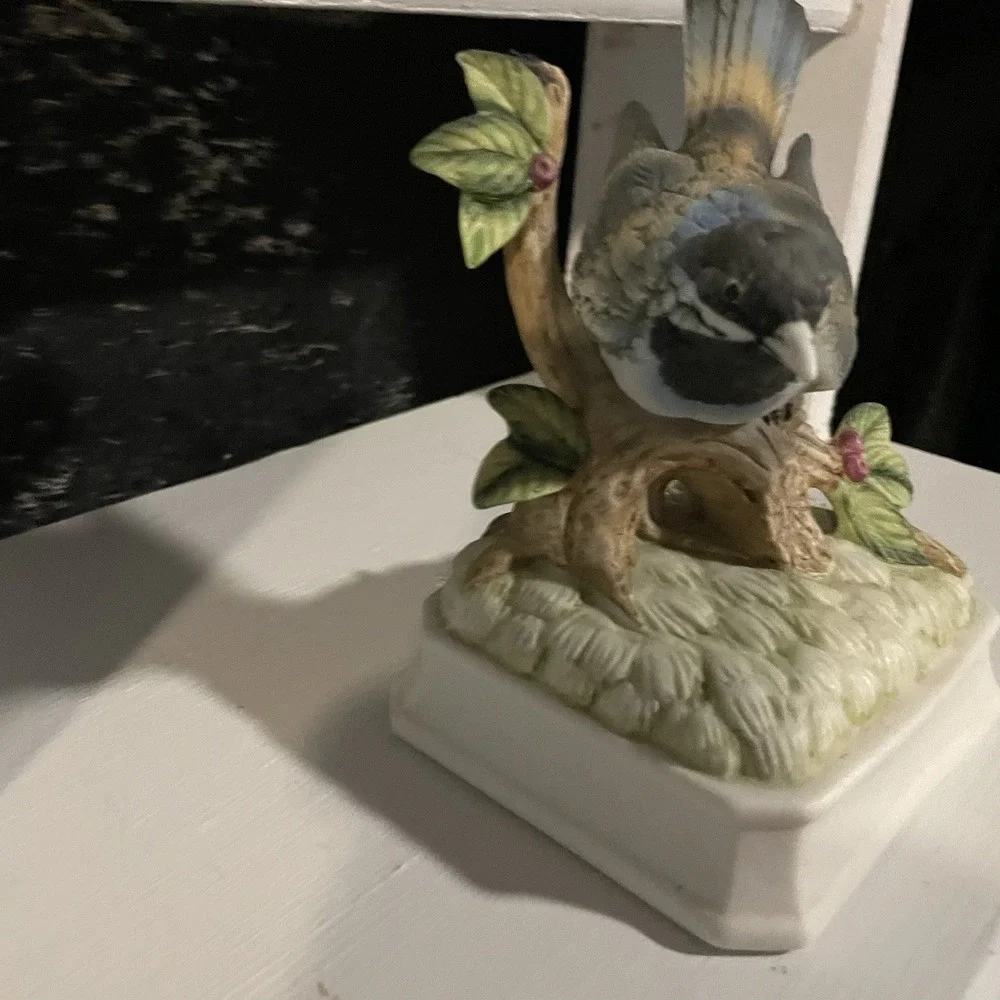 Vintage Gorham Porcelain Bird  Plays Music‎